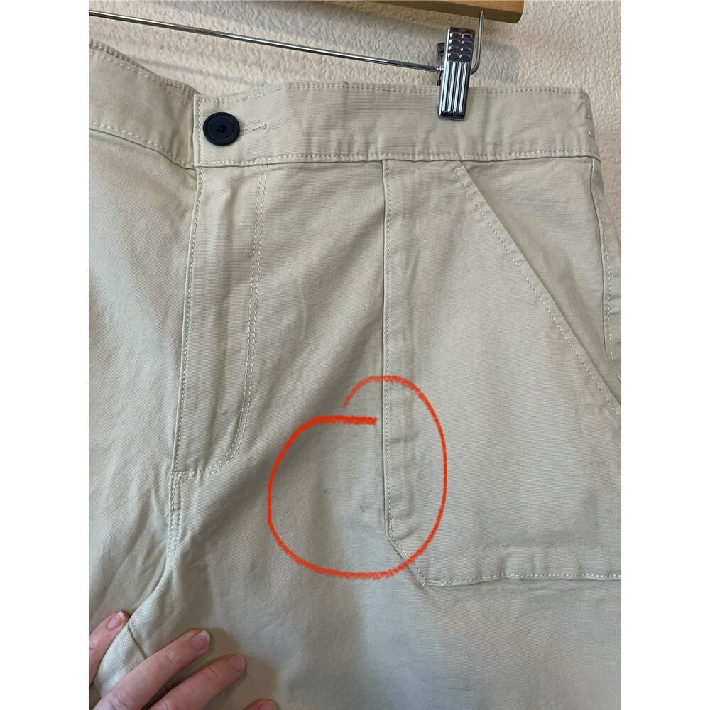 NWT St John’s Bay Men’s Light Khaki Zip Fly Elastic Waist Shorts Size 38 - Picture 3 of 11